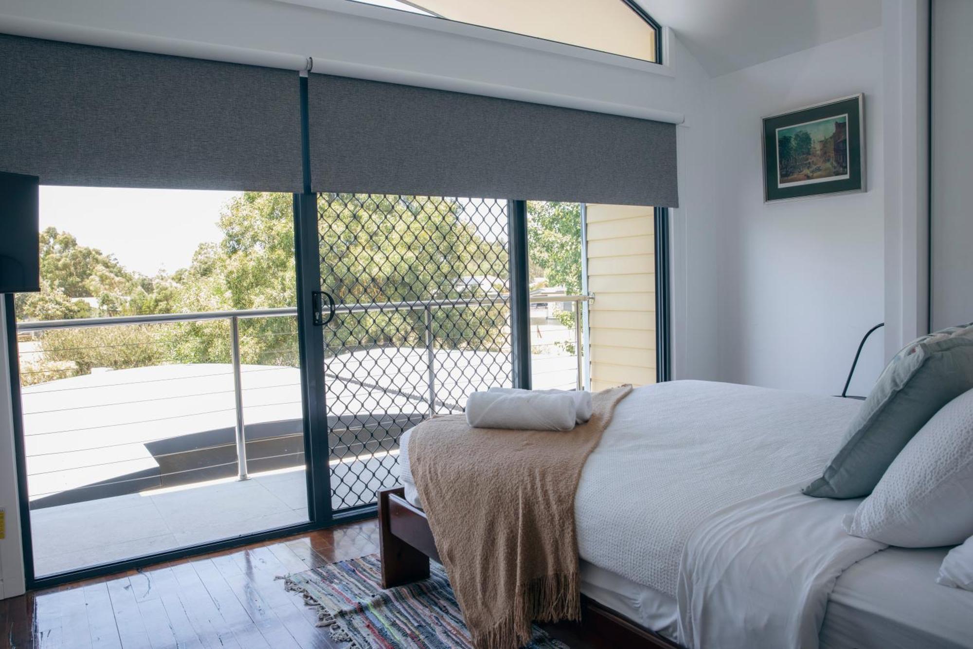 Townhouse Escape * Halls Gap
